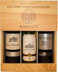 Sada tří vín v dřevěném balení Grands vins médaillés Bordeaux.