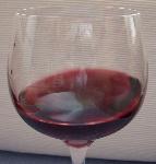 Co odlišuje červené a bílé víno?