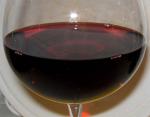 Barva vína Angora 2004 (Cinsault x CS x Gamay) - Kavaklidere Saraplari, Turecko.