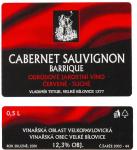 Dvoudílná etiketa výborného vína - pokud je někde zahlédnete, neváhejte s koupí.