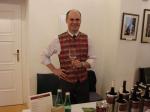 Christian Kamper (Weingut Christian Kamper), předseda místní vinařského sdružení, stůl č. 10.