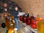 Další organizátor výstav v Práčích vynikající vinař Pavel Dohnal ve svém království.