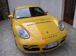 4. Žlutý Porsche  na dvorku ve vinařství Primosic symbolizuje odrůdu Ribolla Gialla