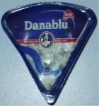 Krabička sýru „Danablu“.